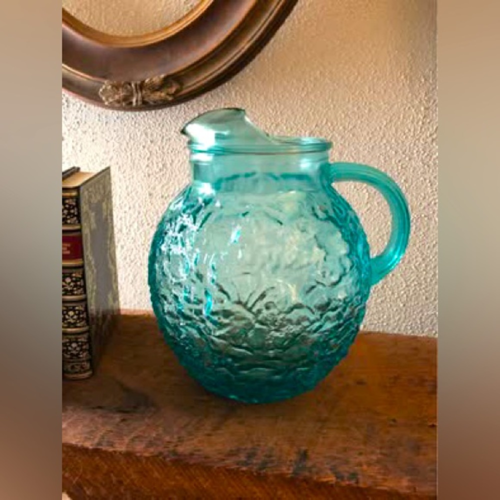 Vintage Pichet Anchor Hocking Lido Milano Glass Pitcher with Ice Lip Aquamarine